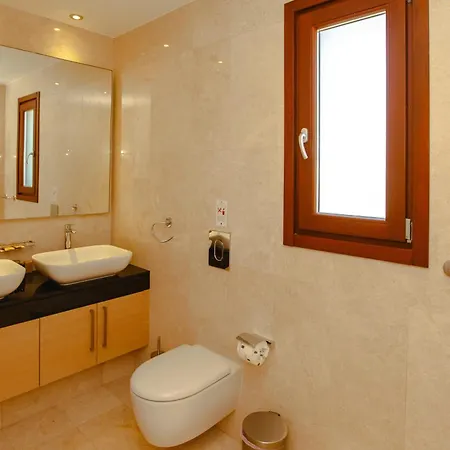 Luxury Aj 06 With Private Heated Pool Paphos